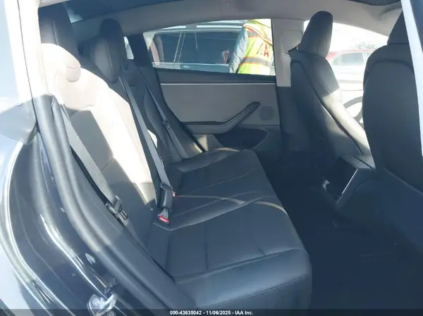 5YJ3E1EA4SF999653 2025 TESLA MODEL 3 - Image 8