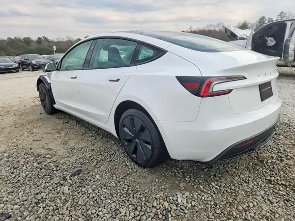 5YJ3E1EA4TF117060 2026 TESLA MODEL 3 - Image 2