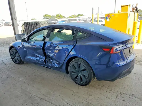 5YJ3E1EA4TF118533 2026 TESLA MODEL 3 - Image 2