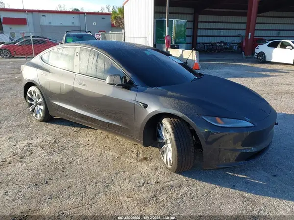5YJ3E1EA4TF123845 2026 TESLA MODEL 3 - Image 1