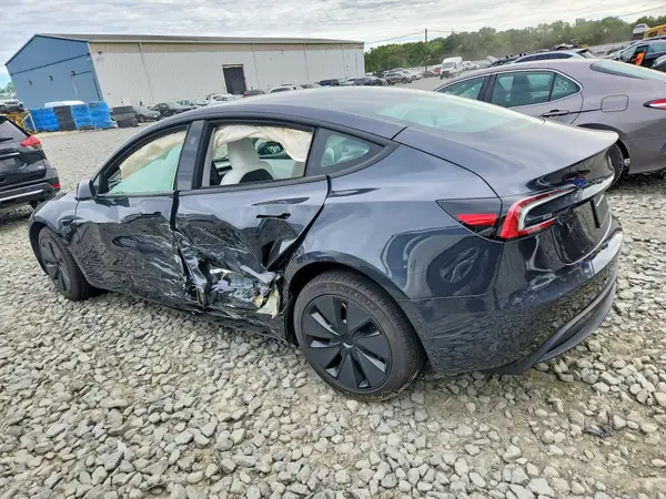 5YJ3E1EA4TF127720 2026 TESLA MODEL 3 - Image 2