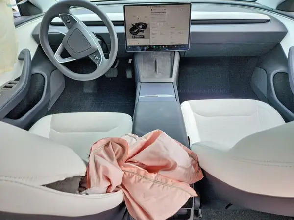 5YJ3E1EA4TF127720 2026 TESLA MODEL 3 - Image 8