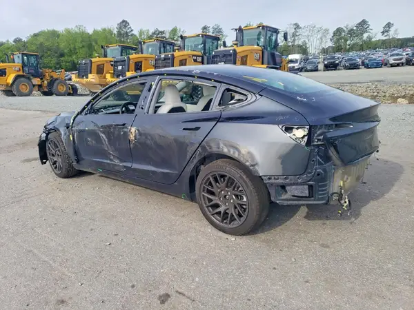 5YJ3E1EA4TF132559 2026 TESLA MODEL 3 - Image 2