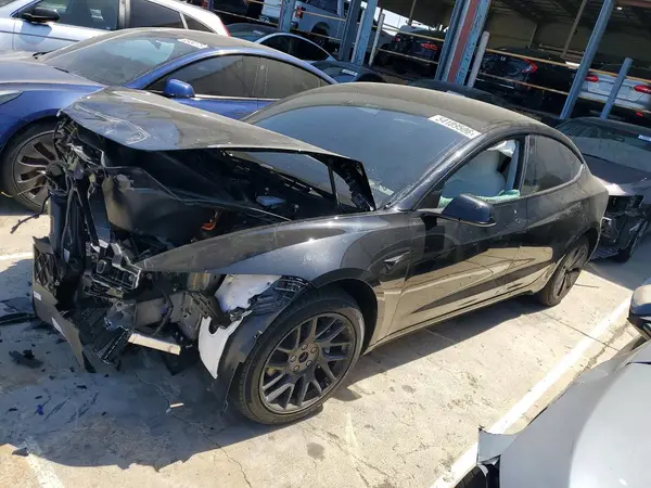 5YJ3E1EA4TF146445 2026 TESLA MODEL 3 - Image 2