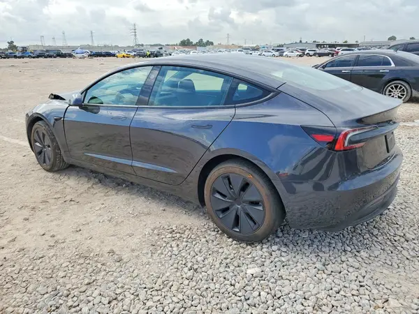 5YJ3E1EA4TF147630 2026 TESLA MODEL 3 - Image 2