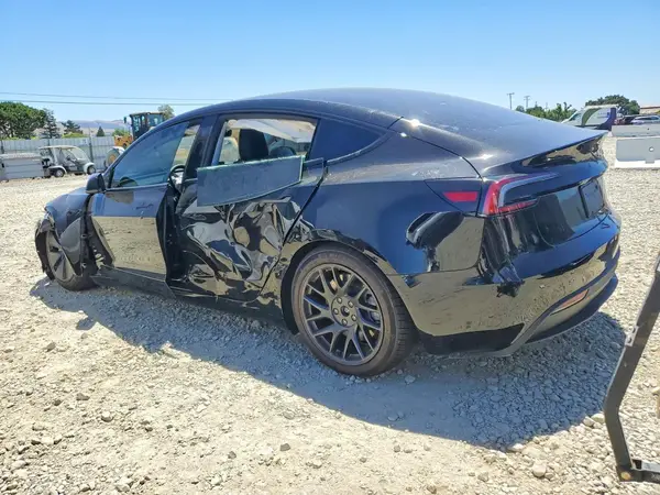 5YJ3E1EA4TF149832 2026 TESLA MODEL 3 - Image 2
