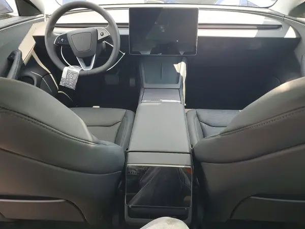 5YJ3E1EA4TF203758 2026 TESLA MODEL 3 - Image 8