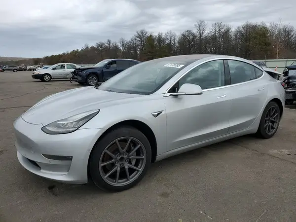 5YJ3E1EA5JF005199 2018 TESLA MODEL 3 - Image 1