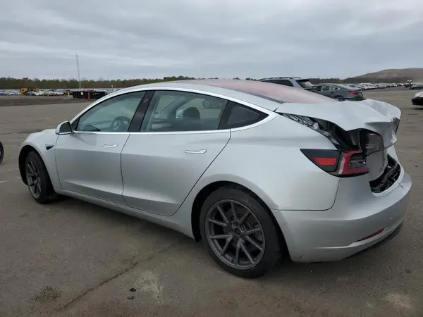 5YJ3E1EA5JF005199 2018 TESLA MODEL 3 - Image 2