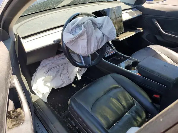 5YJ3E1EA5JF005493 2018 TESLA MODEL 3 - Image 8