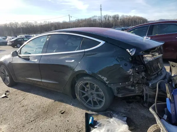 5YJ3E1EA5JF006644 2018 TESLA MODEL 3 - Image 2