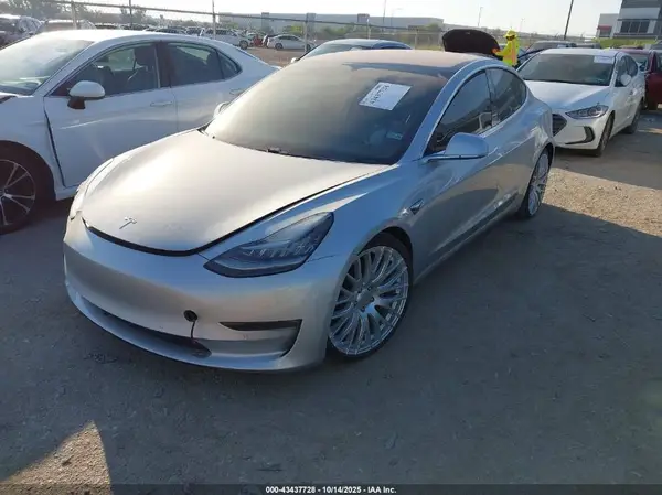 5YJ3E1EA5JF006983 2018 TESLA MODEL 3 - Image 2