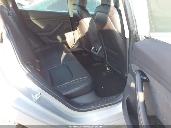 5YJ3E1EA5JF006983 2018 TESLA MODEL 3 - Image 8