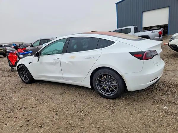 5YJ3E1EA5JF007499 2018 TESLA MODEL 3 - Image 2