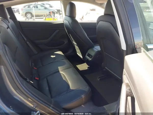 5YJ3E1EA5JF007860 2018 TESLA MODEL 3 - Image 8
