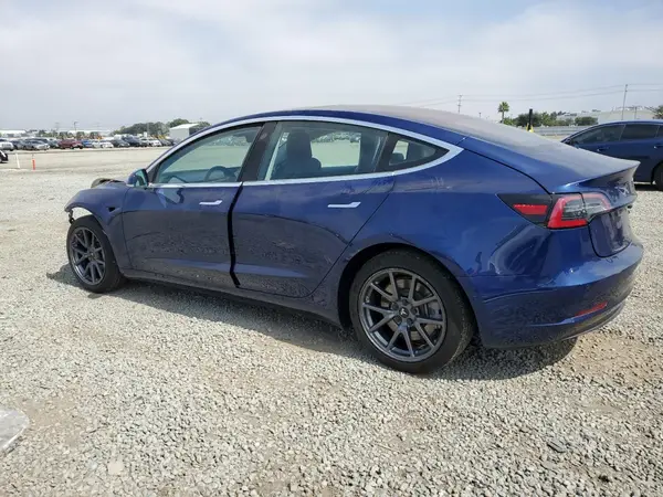 5YJ3E1EA5JF010550 2018 TESLA MODEL 3 - Image 2