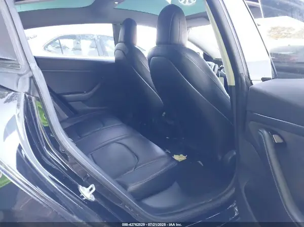 5YJ3E1EA5JF010760 2018 TESLA MODEL 3 - Image 8