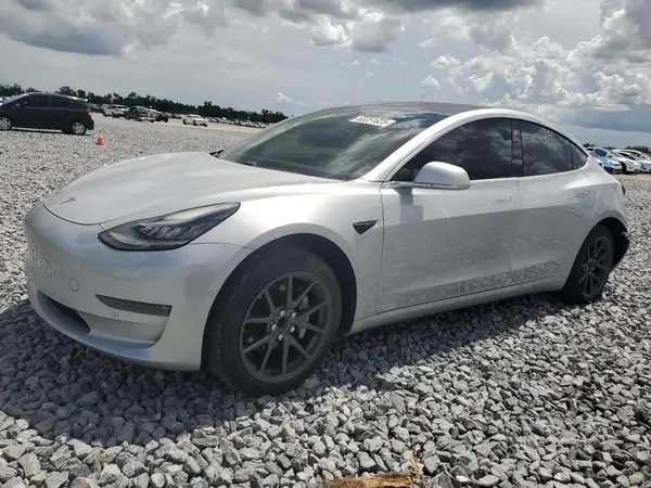 5YJ3E1EA5JF016591 2018 TESLA MODEL 3 - Image 1