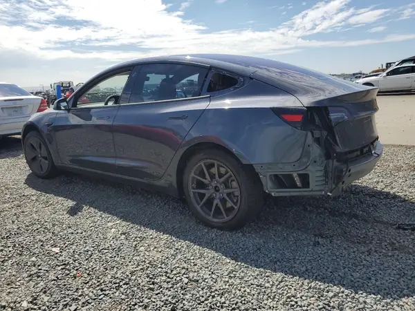 5YJ3E1EA5JF018972 2018 TESLA MODEL 3 - Image 2
