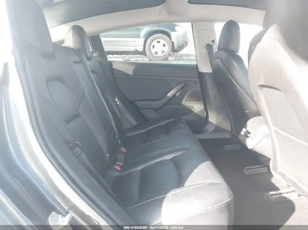 5YJ3E1EA5JF020009 2018 TESLA MODEL 3 - Image 8
