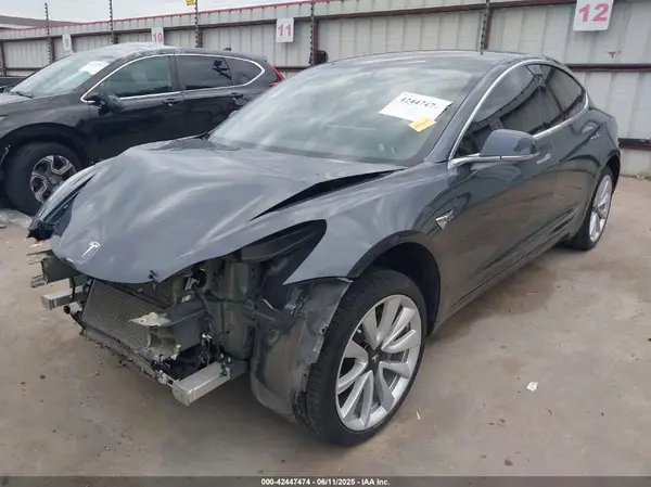 5YJ3E1EA5JF020138 2018 TESLA MODEL 3 - Image 2