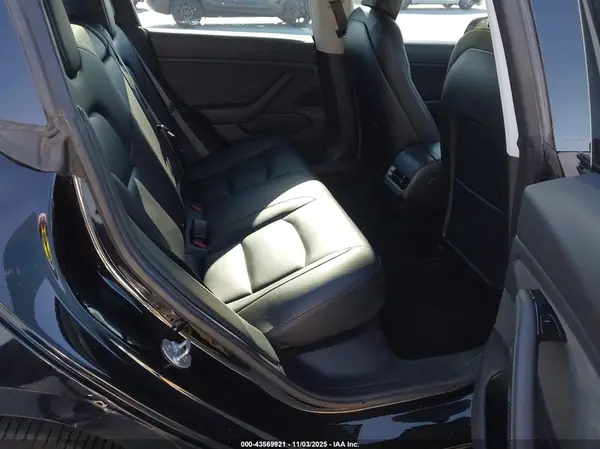 5YJ3E1EA5JF020981 2018 TESLA MODEL 3 - Image 8