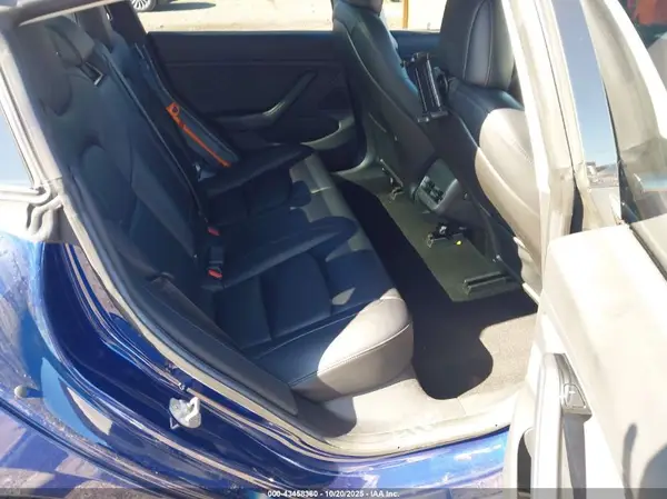 5YJ3E1EA5JF022620 2018 TESLA MODEL 3 - Image 8