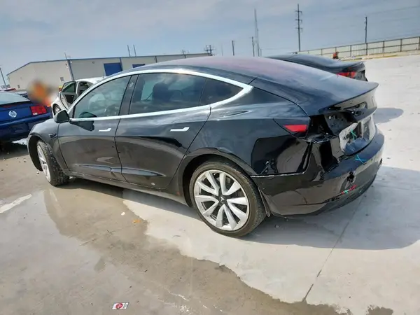 5YJ3E1EA5JF023573 2018 TESLA MODEL 3 - Image 2