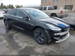 5YJ3E1EA5JF028014 2018 TESLA MODEL 3
