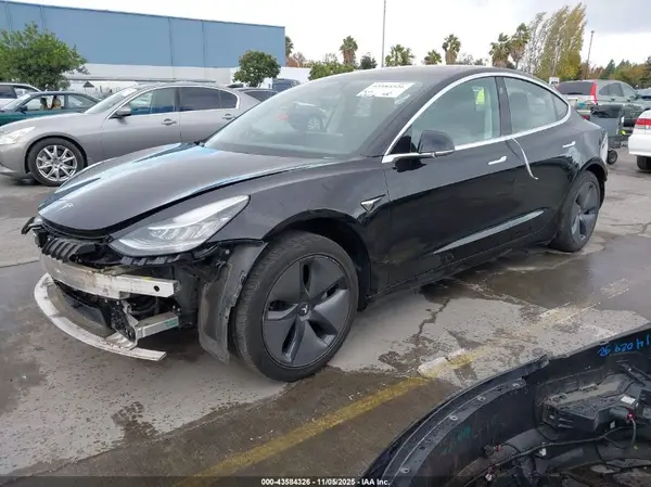 5YJ3E1EA5JF028014 2018 TESLA MODEL 3 - Image 2