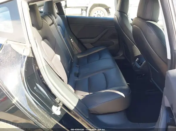 5YJ3E1EA5JF028014 2018 TESLA MODEL 3 - Image 8