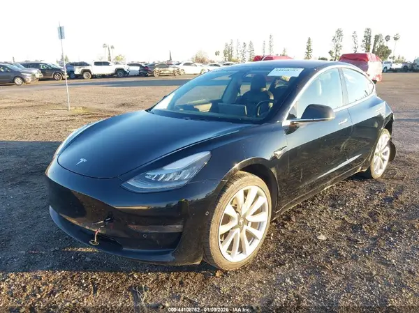 5YJ3E1EA5JF028028 2018 TESLA MODEL 3 - Image 2