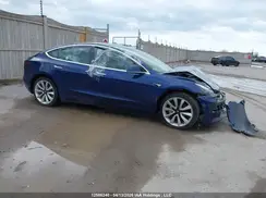 5YJ3E1EA5JF030197 2018 TESLA MODEL 3