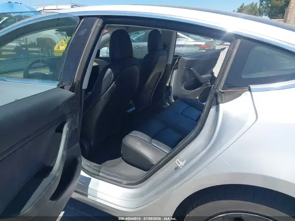 5YJ3E1EA5JF030653 2018 TESLA MODEL 3 - Image 8
