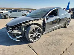 5YJ3E1EA5JF031298 2018 TESLA MODEL 3