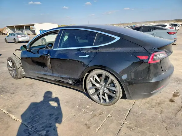 5YJ3E1EA5JF031298 2018 TESLA MODEL 3 - Image 2