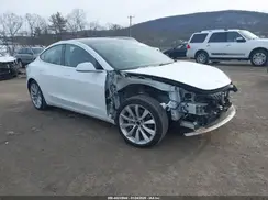 5YJ3E1EA5JF033455 2018 TESLA MODEL 3