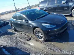 5YJ3E1EA5JF033780 2018 TESLA MODEL 3