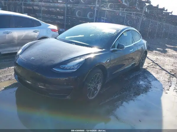 5YJ3E1EA5JF033780 2018 TESLA MODEL 3 - Image 2