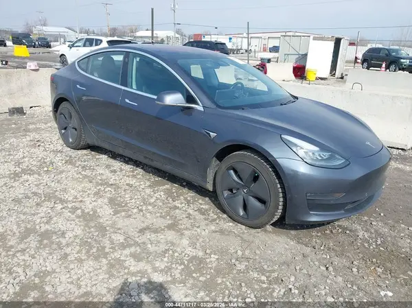 5YJ3E1EA5JF037408 2018 TESLA MODEL 3 - Image 1