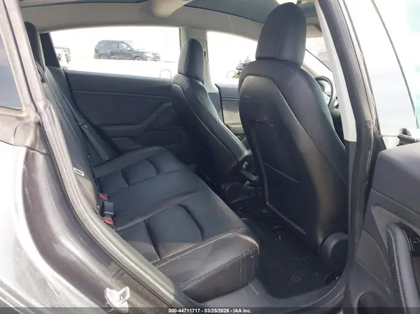 5YJ3E1EA5JF037408 2018 TESLA MODEL 3 - Image 8