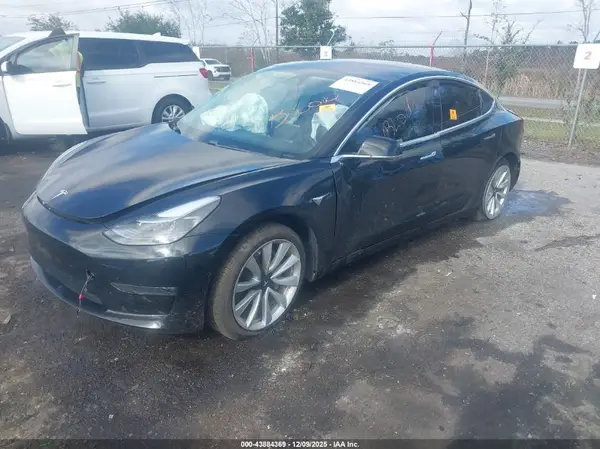 5YJ3E1EA5JF039319 2018 TESLA MODEL 3 - Image 2