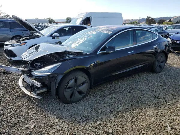 5YJ3E1EA5JF040163 2018 TESLA MODEL 3 - Image 1