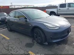 5YJ3E1EA5JF040678 2018 TESLA MODEL 3