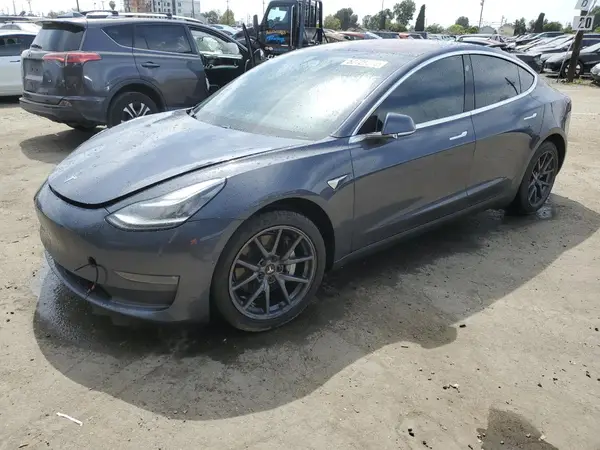 5YJ3E1EA5JF043192 2018 TESLA MODEL 3 - Image 1