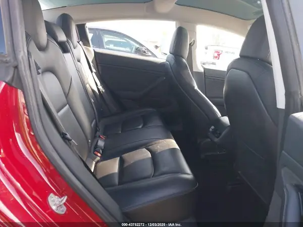 5YJ3E1EA5JF045962 2018 TESLA MODEL 3 - Image 8