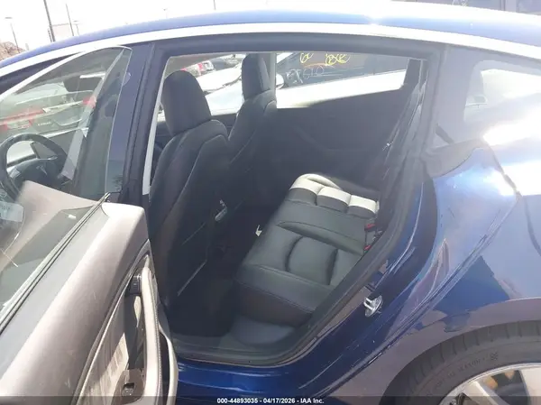5YJ3E1EA5JF050028 2018 TESLA MODEL 3 - Image 8