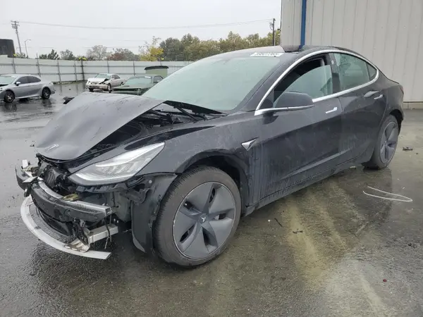 5YJ3E1EA5JF053530 2018 TESLA MODEL 3 - Image 1