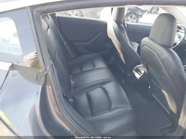 5YJ3E1EA5JF057402 2018 TESLA MODEL 3 - Image 8