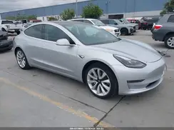 5YJ3E1EA5JF061059 2018 TESLA MODEL 3